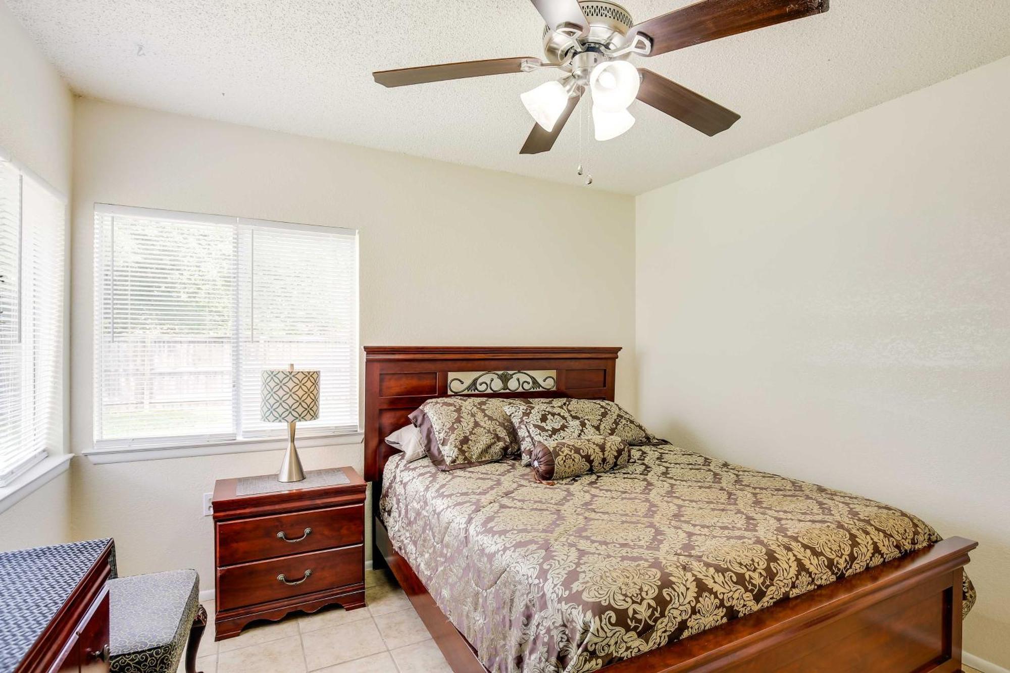 Sunny San Antonio Home With Backyard And Patio! المظهر الخارجي الصورة