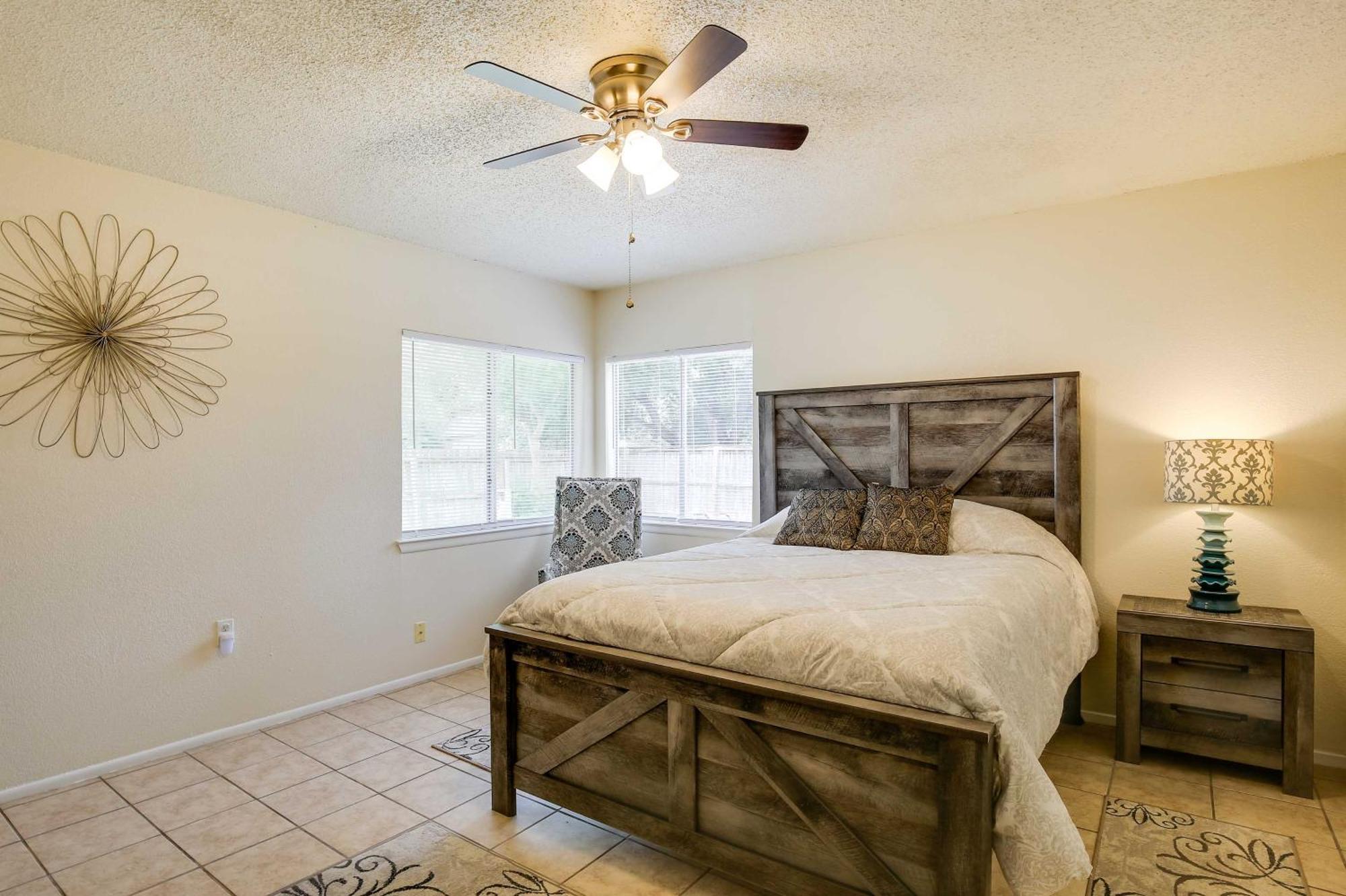 Sunny San Antonio Home With Backyard And Patio! المظهر الخارجي الصورة