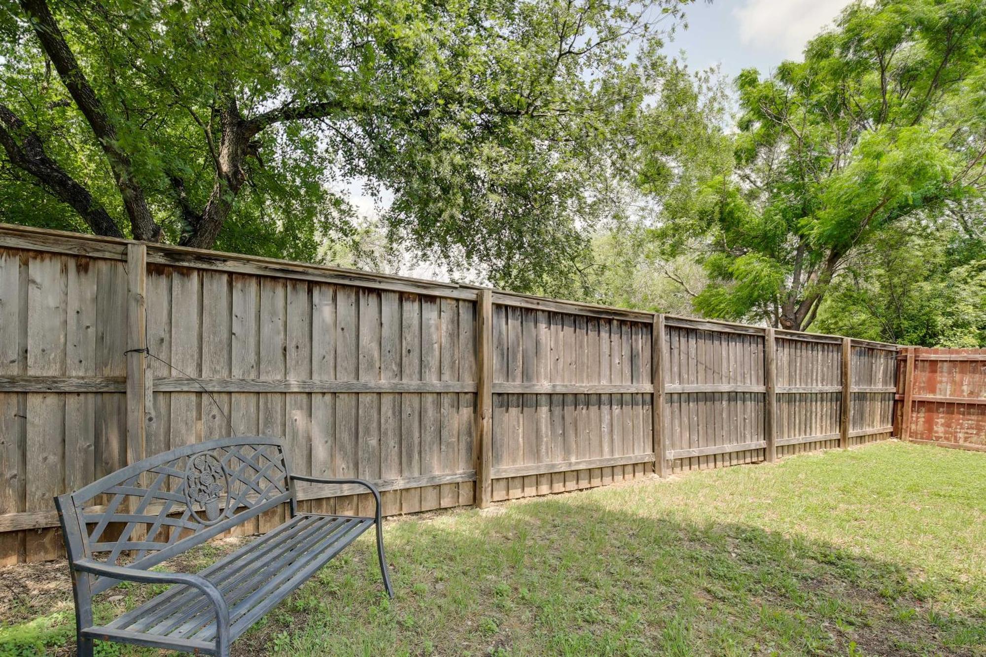 Sunny San Antonio Home With Backyard And Patio! المظهر الخارجي الصورة