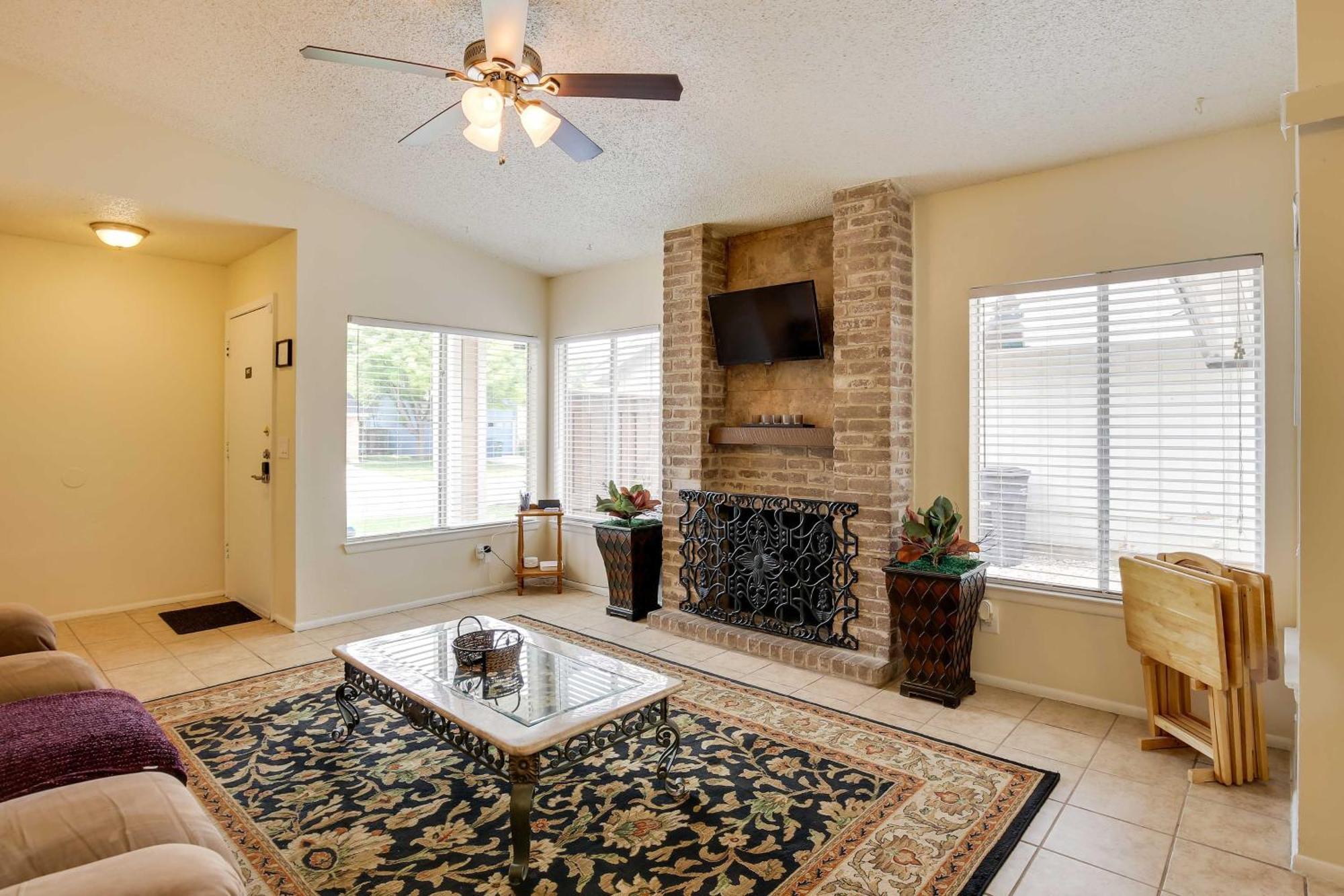 Sunny San Antonio Home With Backyard And Patio! المظهر الخارجي الصورة